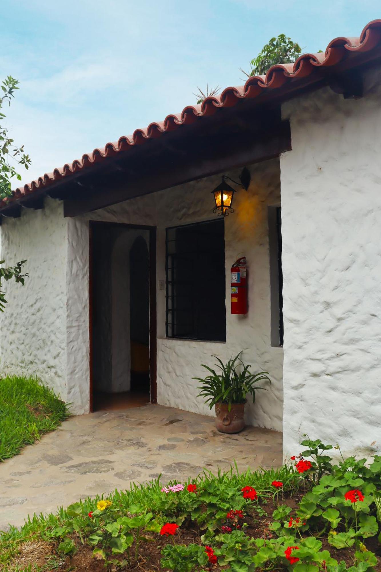 Los Andes - Restaurant & Bungalows 시에네길랴 외부 사진